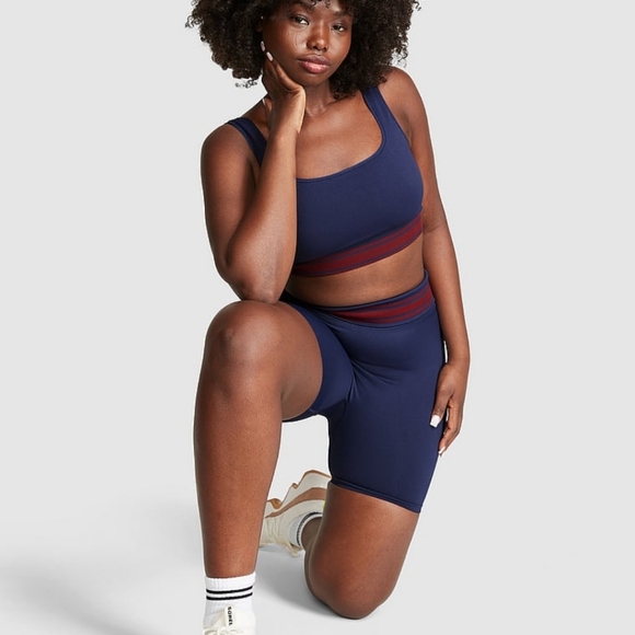 PINK FLIP IT SEAMLESS Reversible sports bra and PINK FLIP IT SEAMLESS BIKER shor - Picture 4 of 9